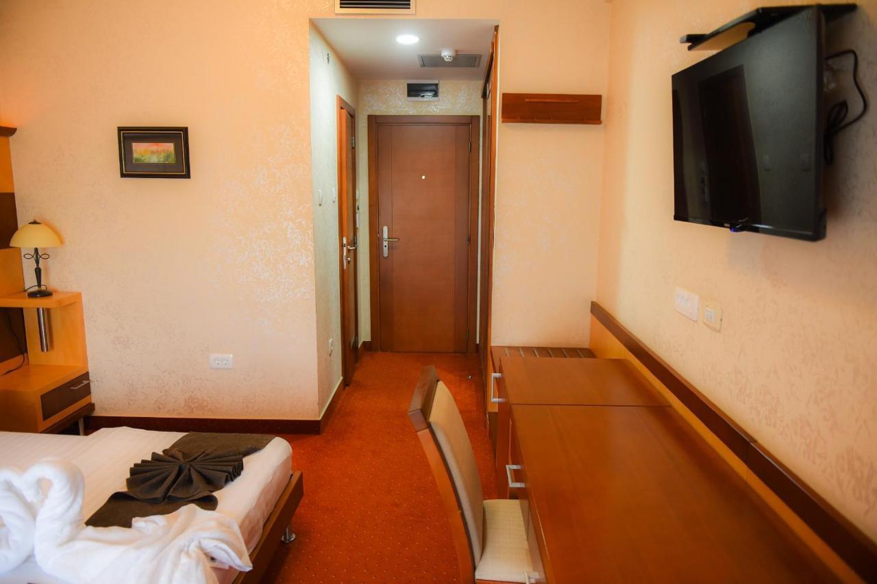 Hotel Marshal Нікшич Екстер'єр фото