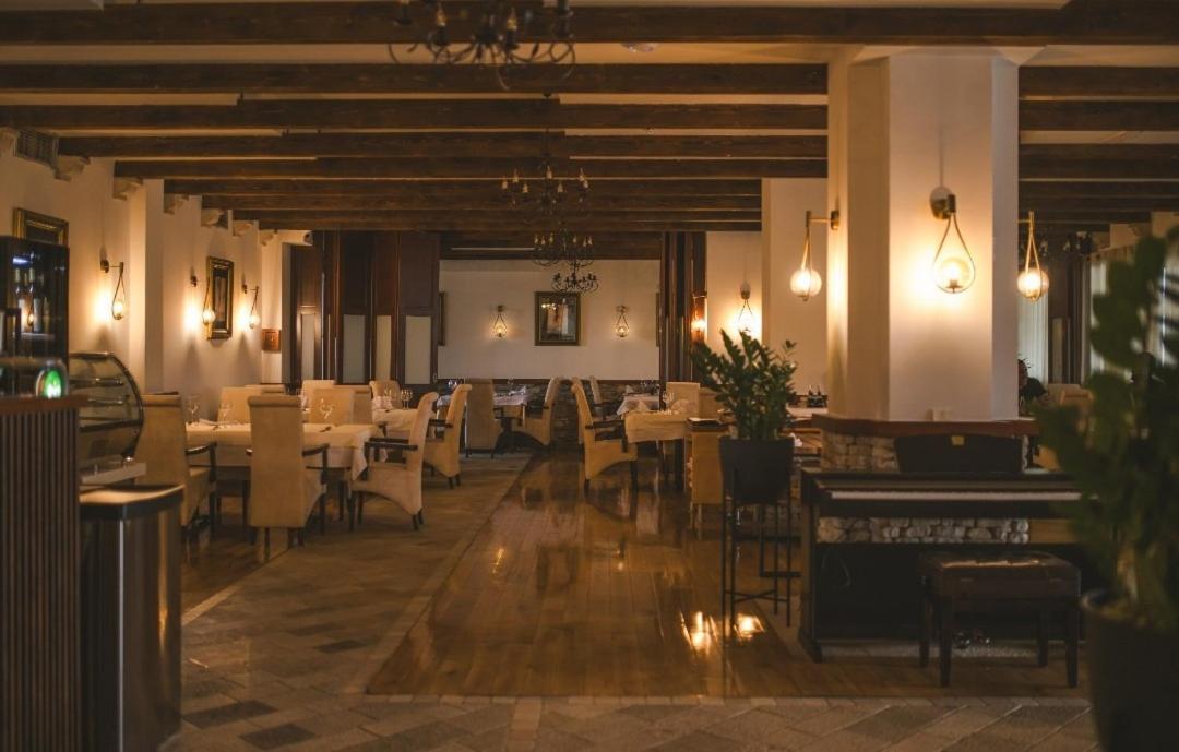 Hotel Marshal Нікшич Екстер'єр фото