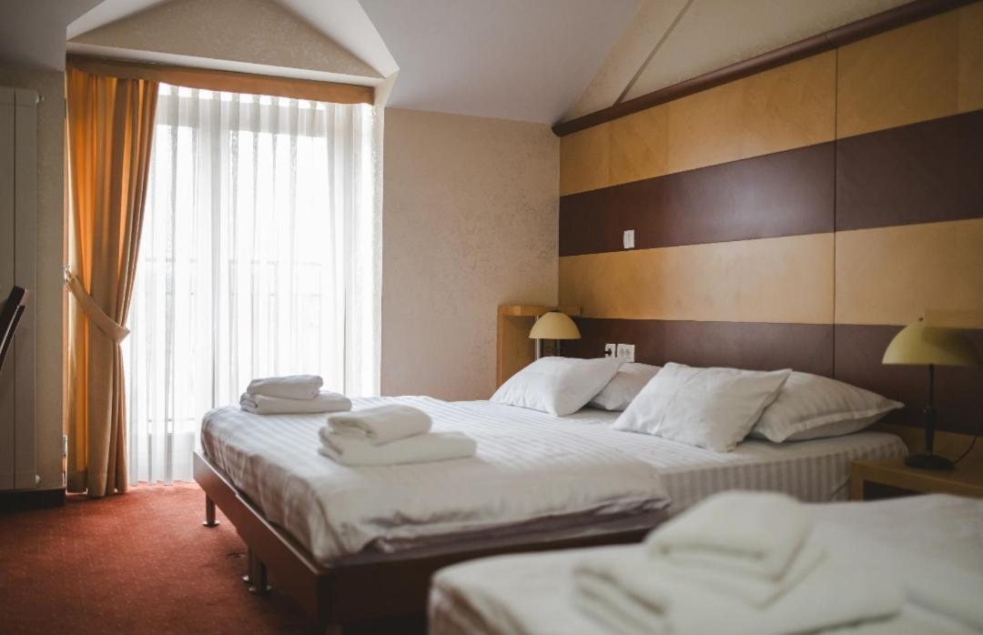 Hotel Marshal Нікшич Екстер'єр фото